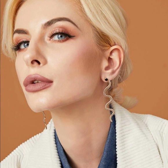 • Octavia • Snake Earrings - Picture 5 of 5